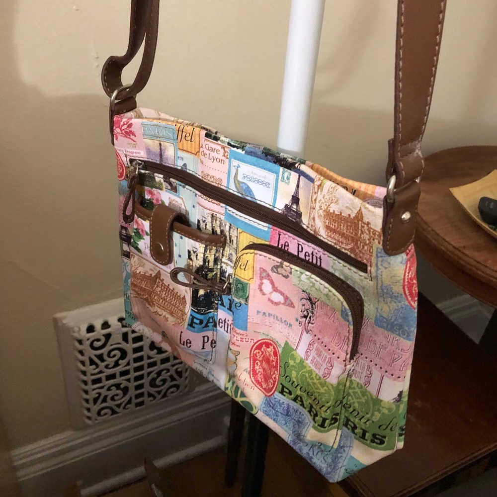 NWOT Adorable Relic crossbody Paris bag